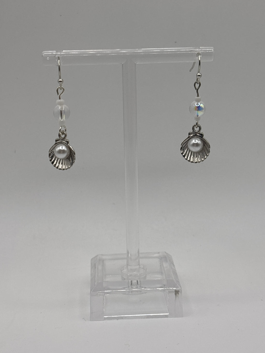 Silver tone bubble with silver shell and pearl