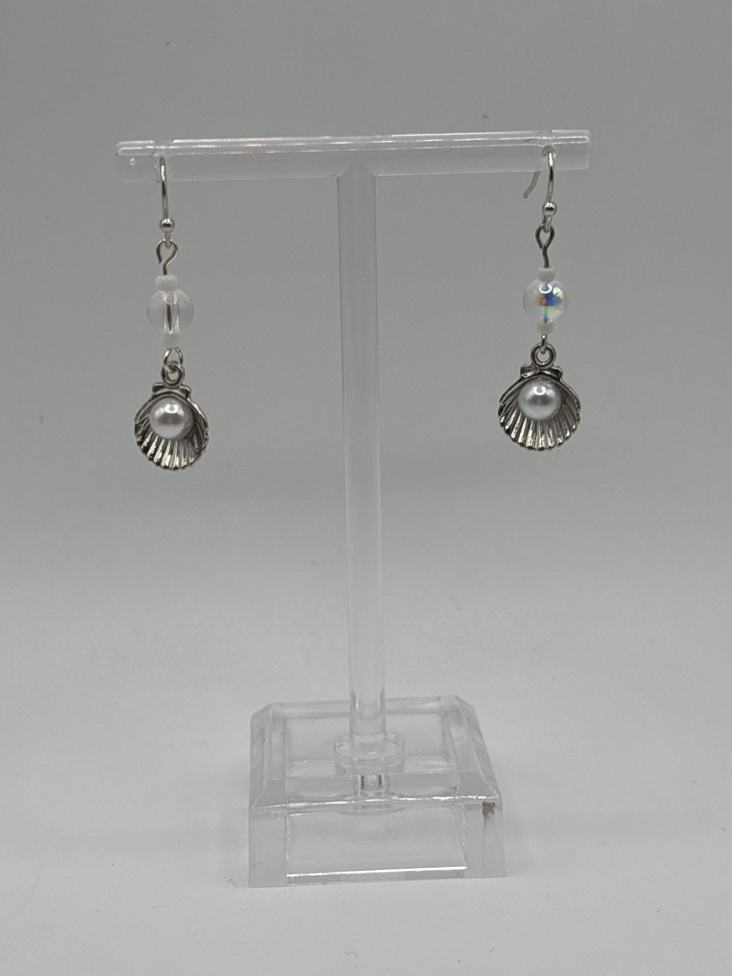 Silver tone bubble with silver shell and pearl
