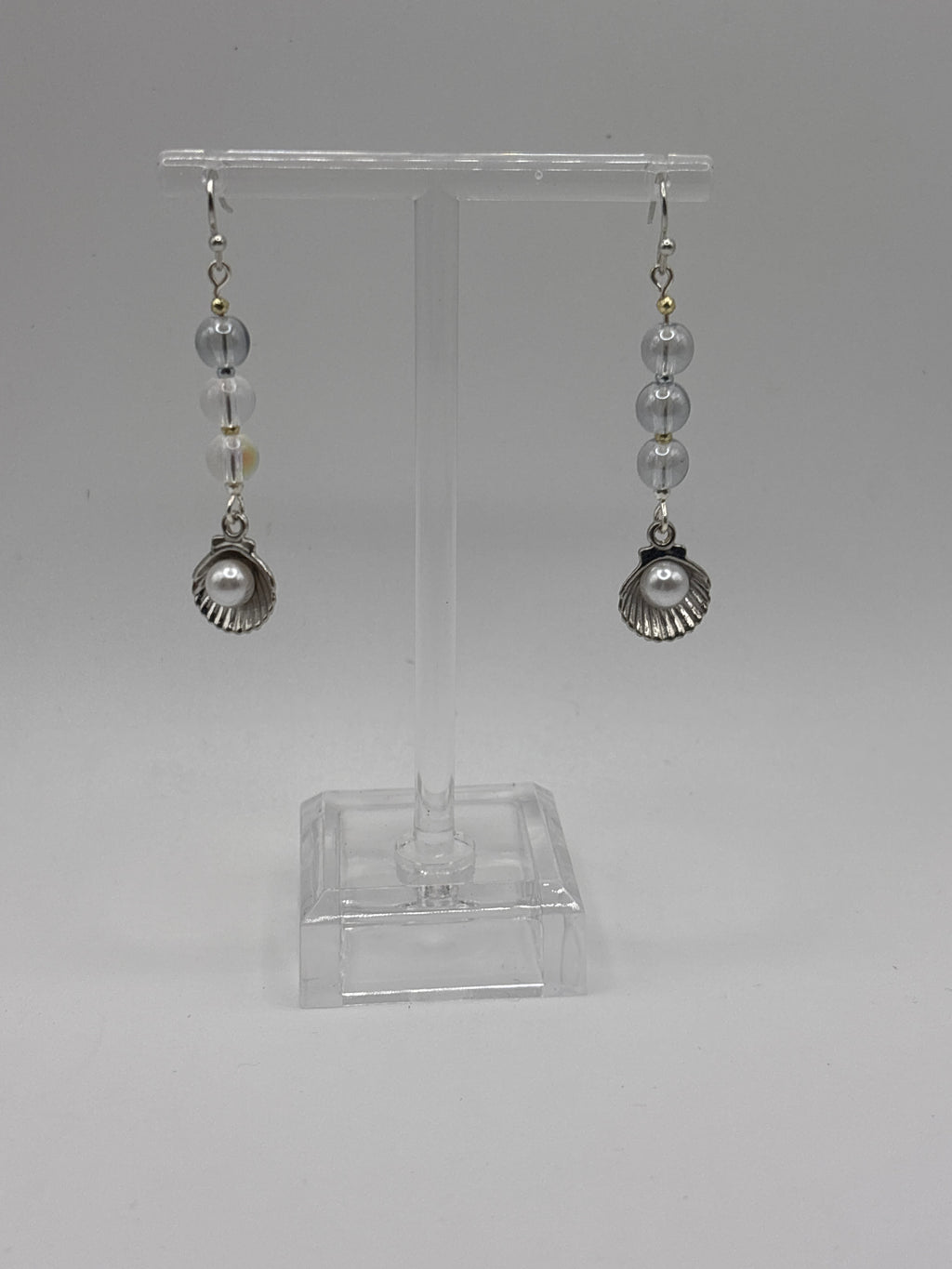 Triple buble silver tone shell with pearl