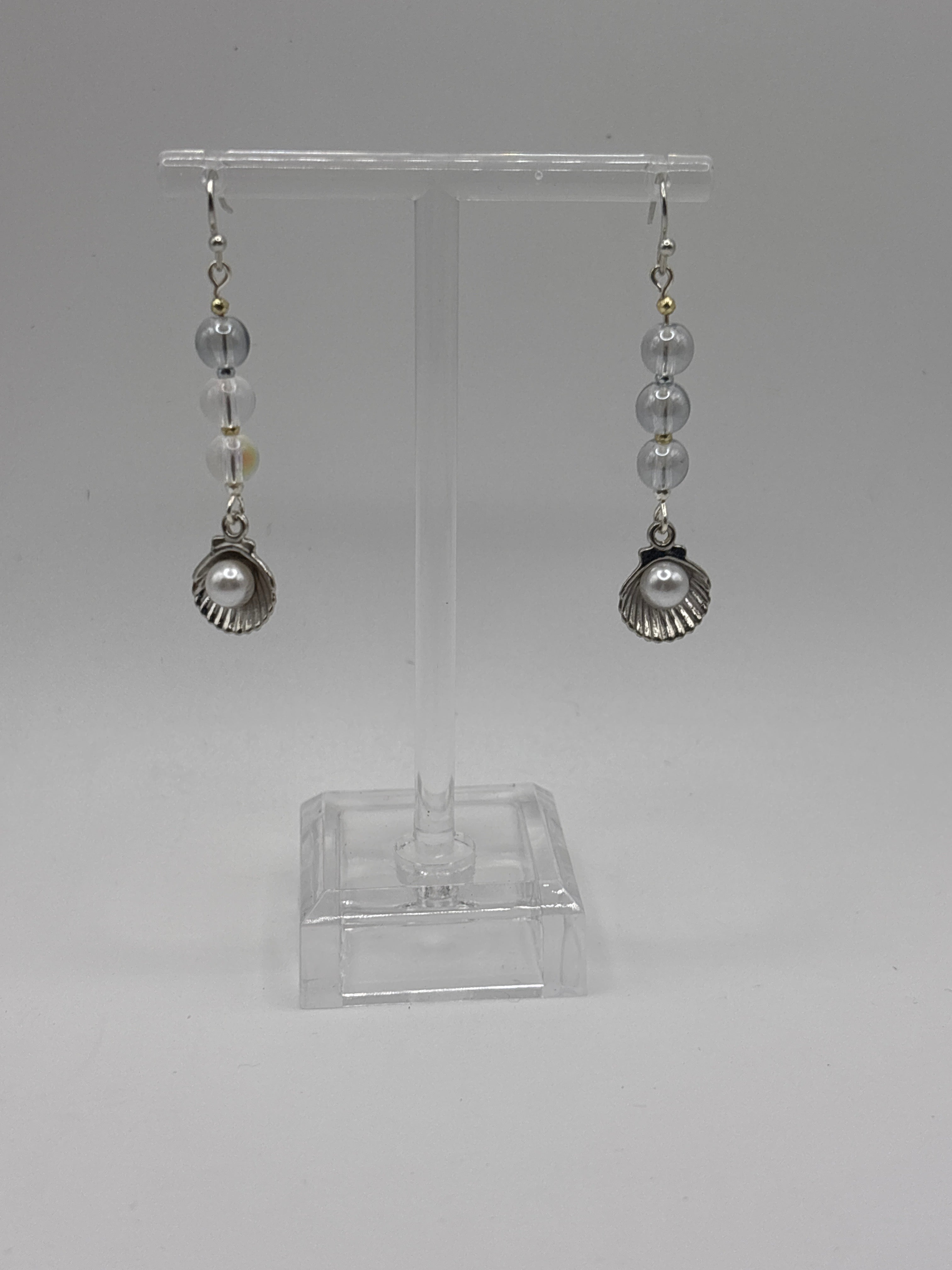 Triple buble silver tone shell with pearl