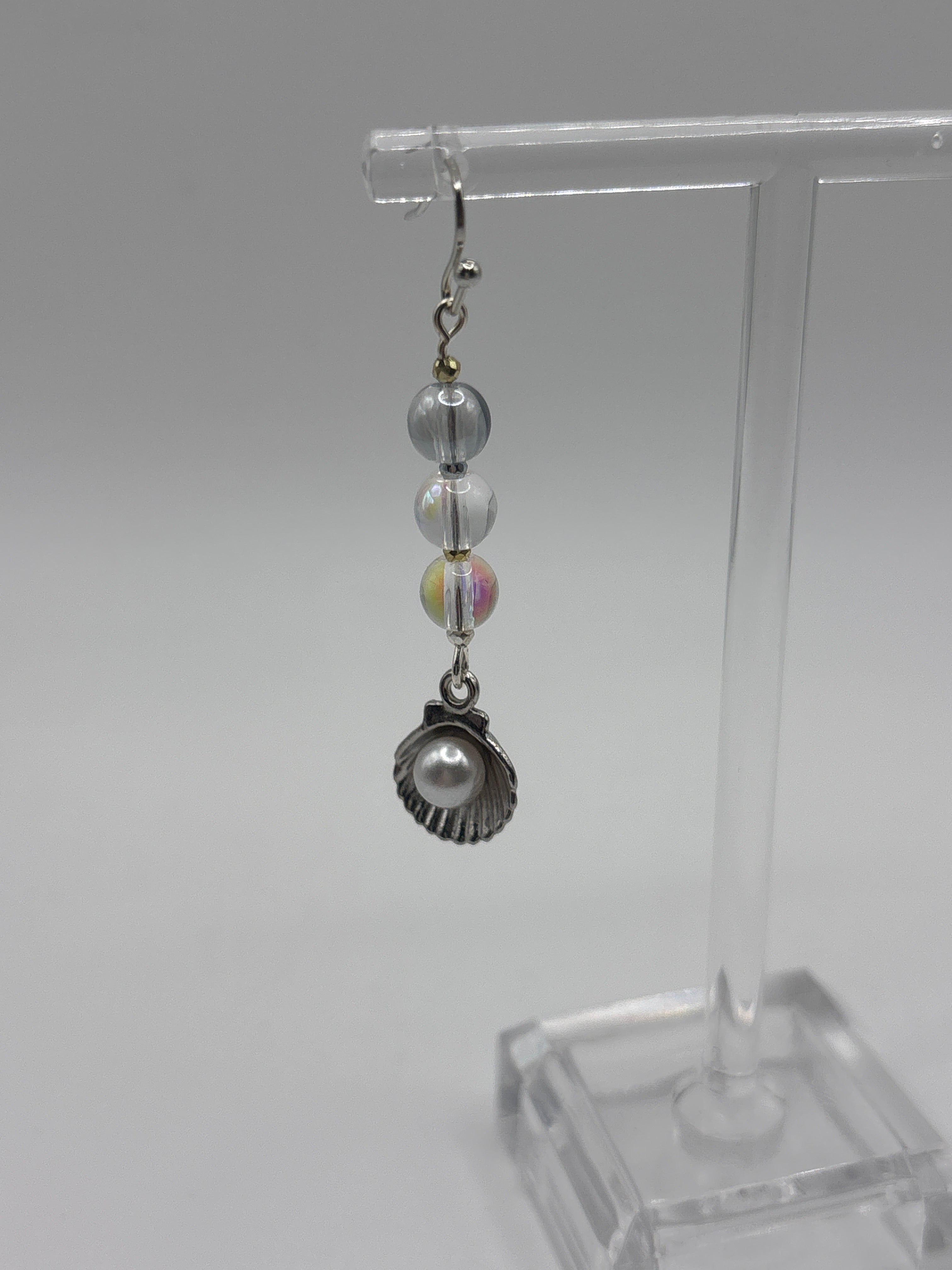 Triple buble silver tone shell with pearl