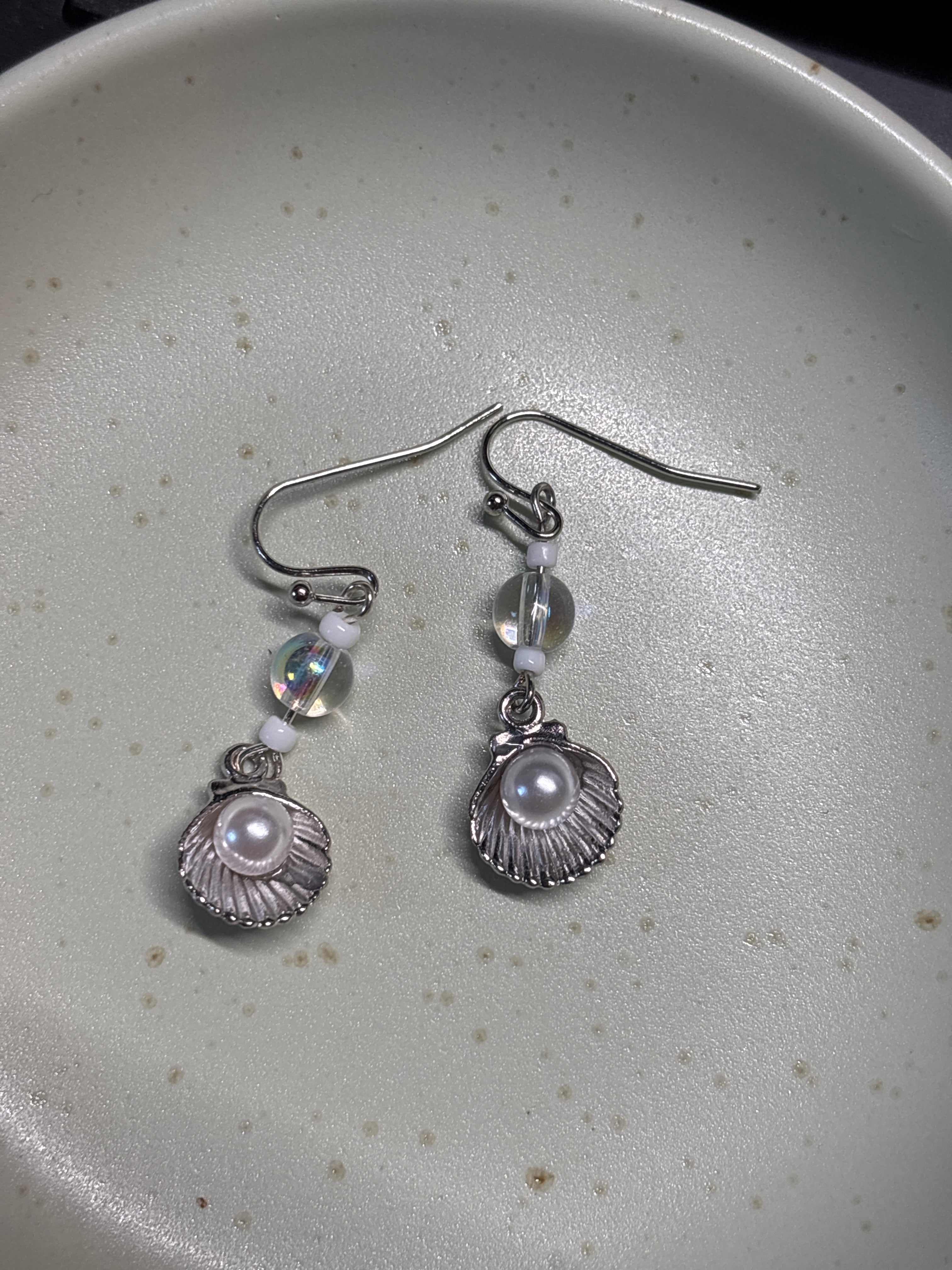 Silver tone bubble with silver shell and pearl