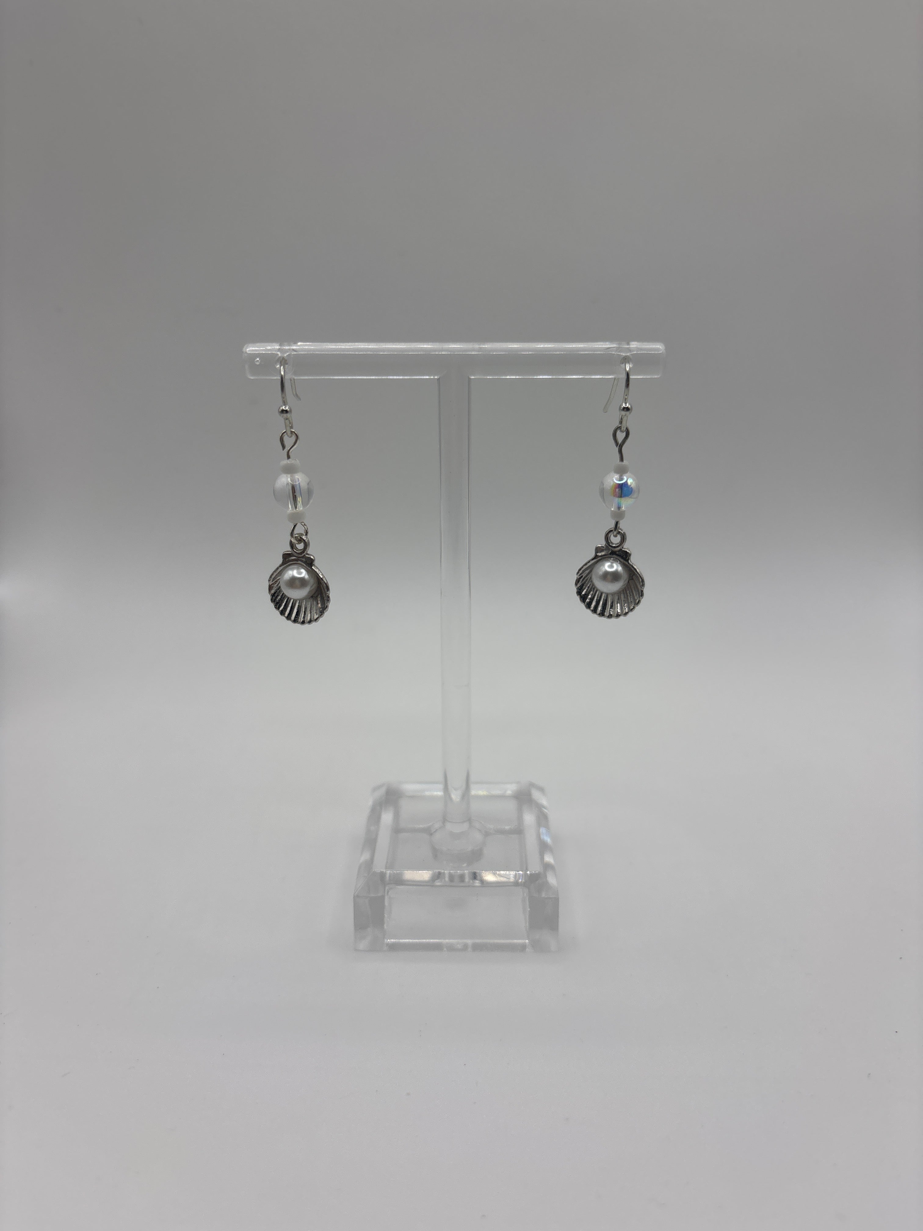 Silver tone bubble with silver shell and pearl