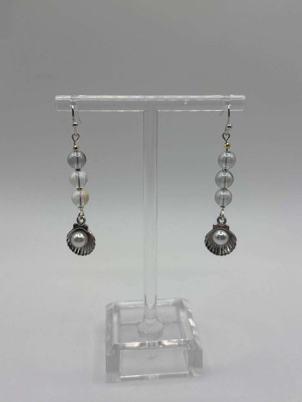 Triple buble silver tone shell with pearl