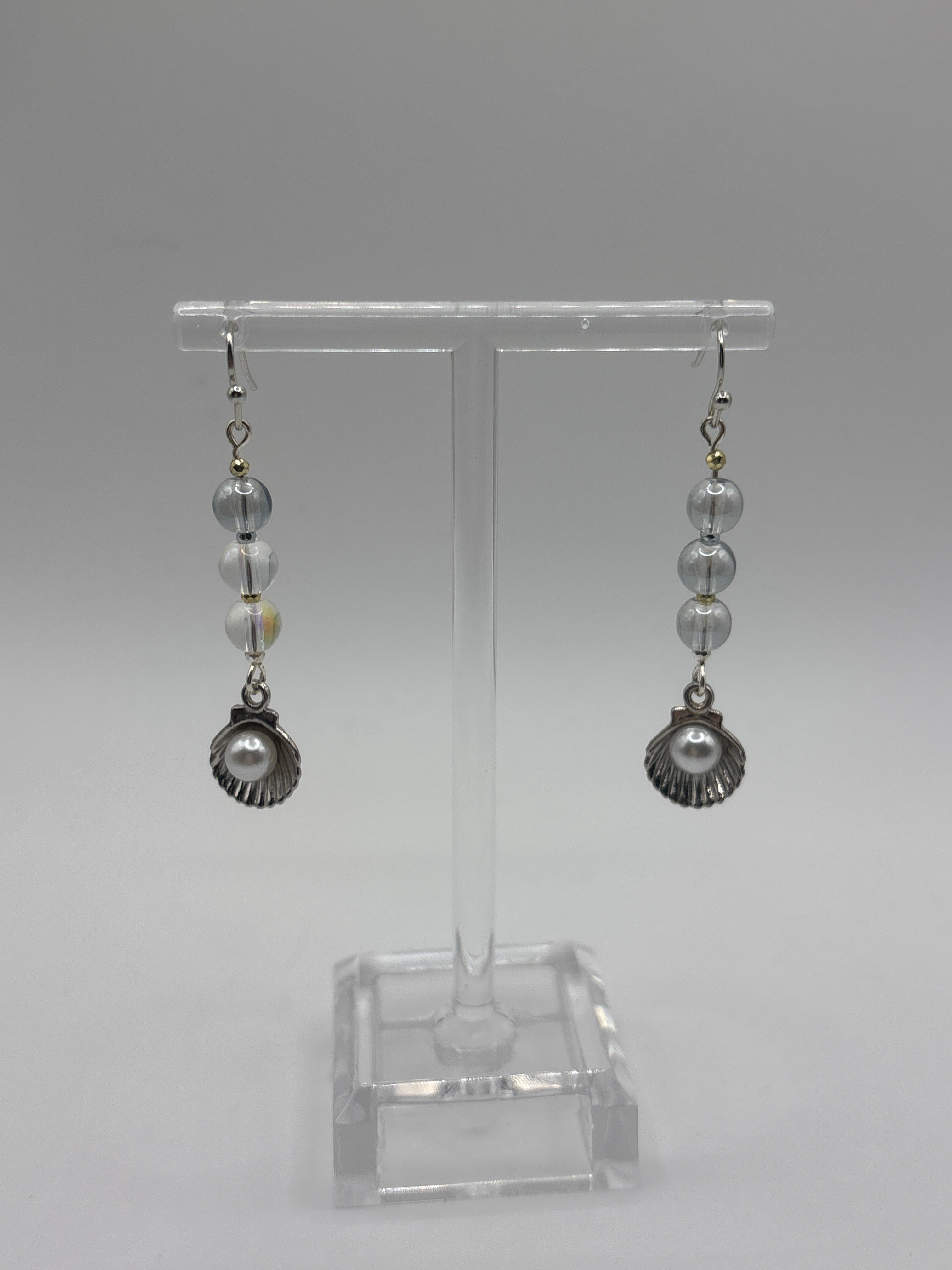 Triple buble silver tone shell with pearl