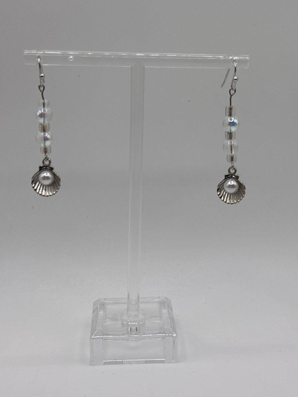 Silver tone shell with pearl and double bubble