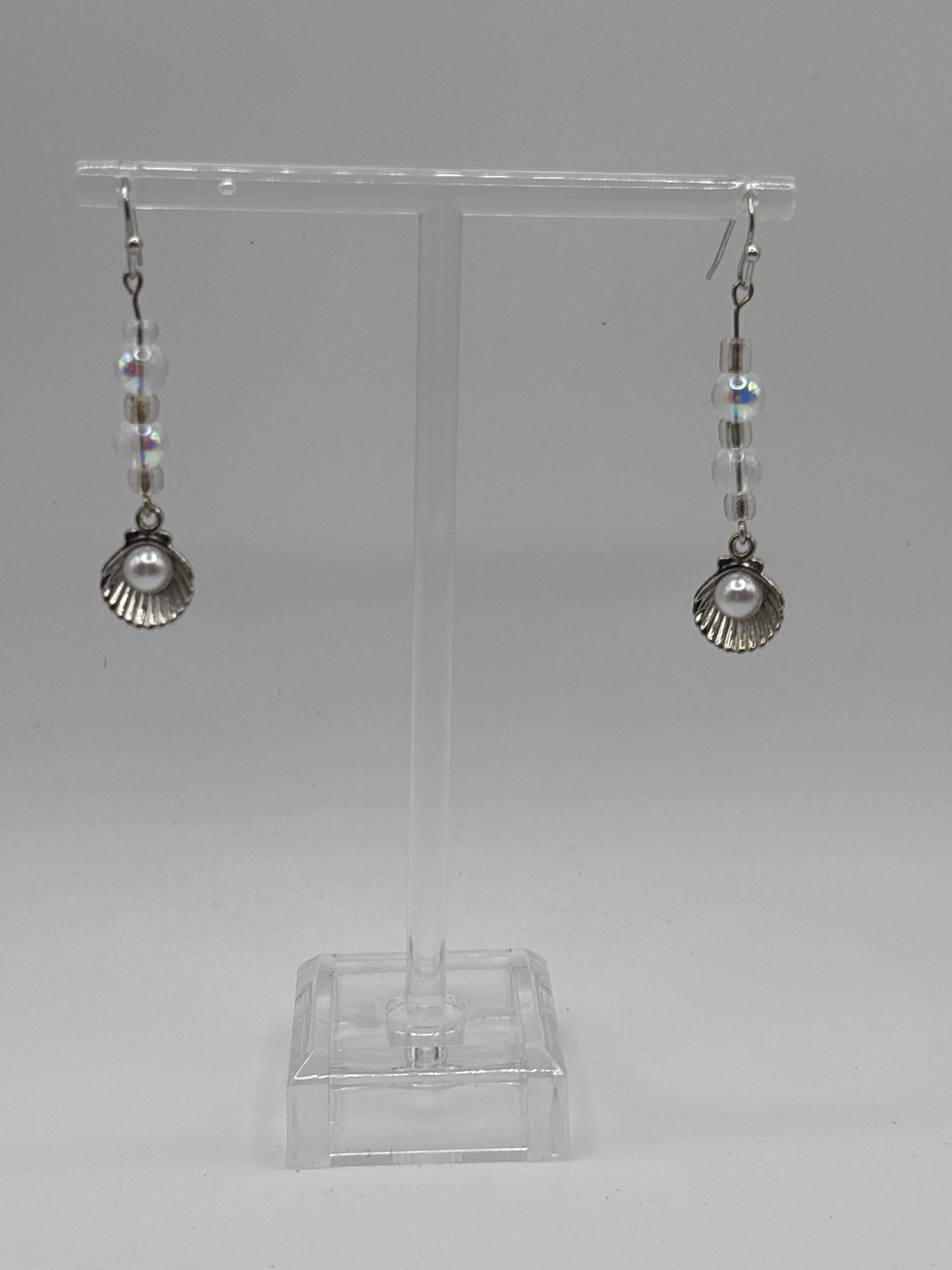 Silver tone shell with pearl and double bubble