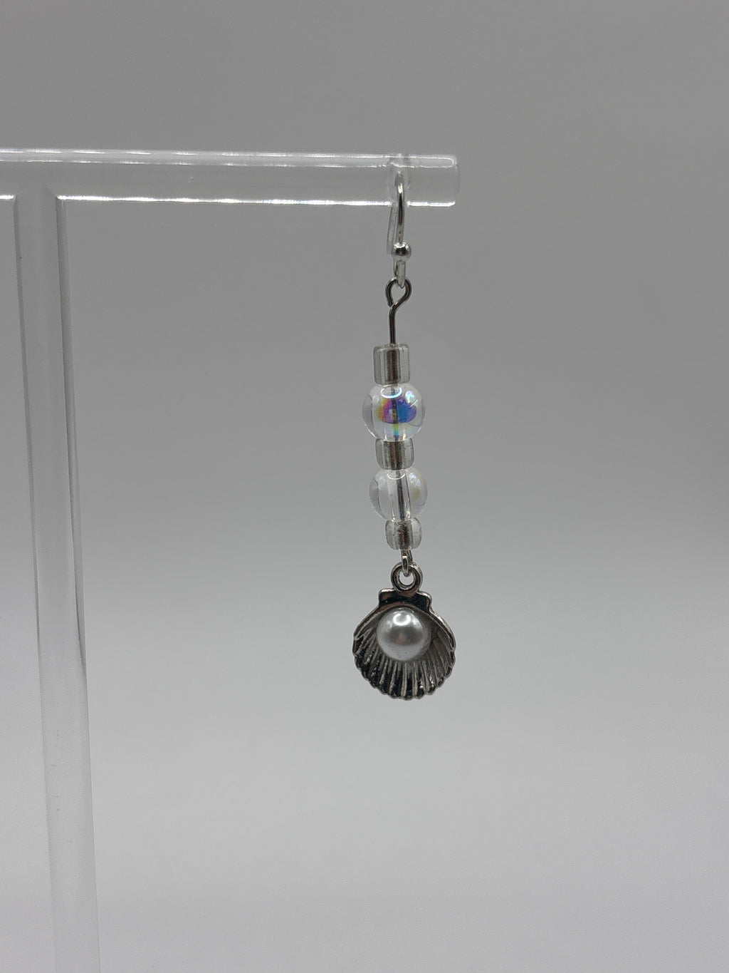 Silver tone shell with pearl and double bubble