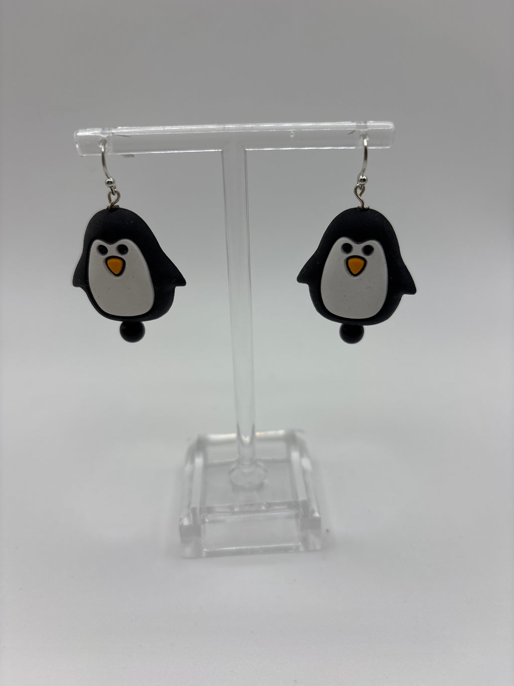 Dancing Puffy penguin, black bead