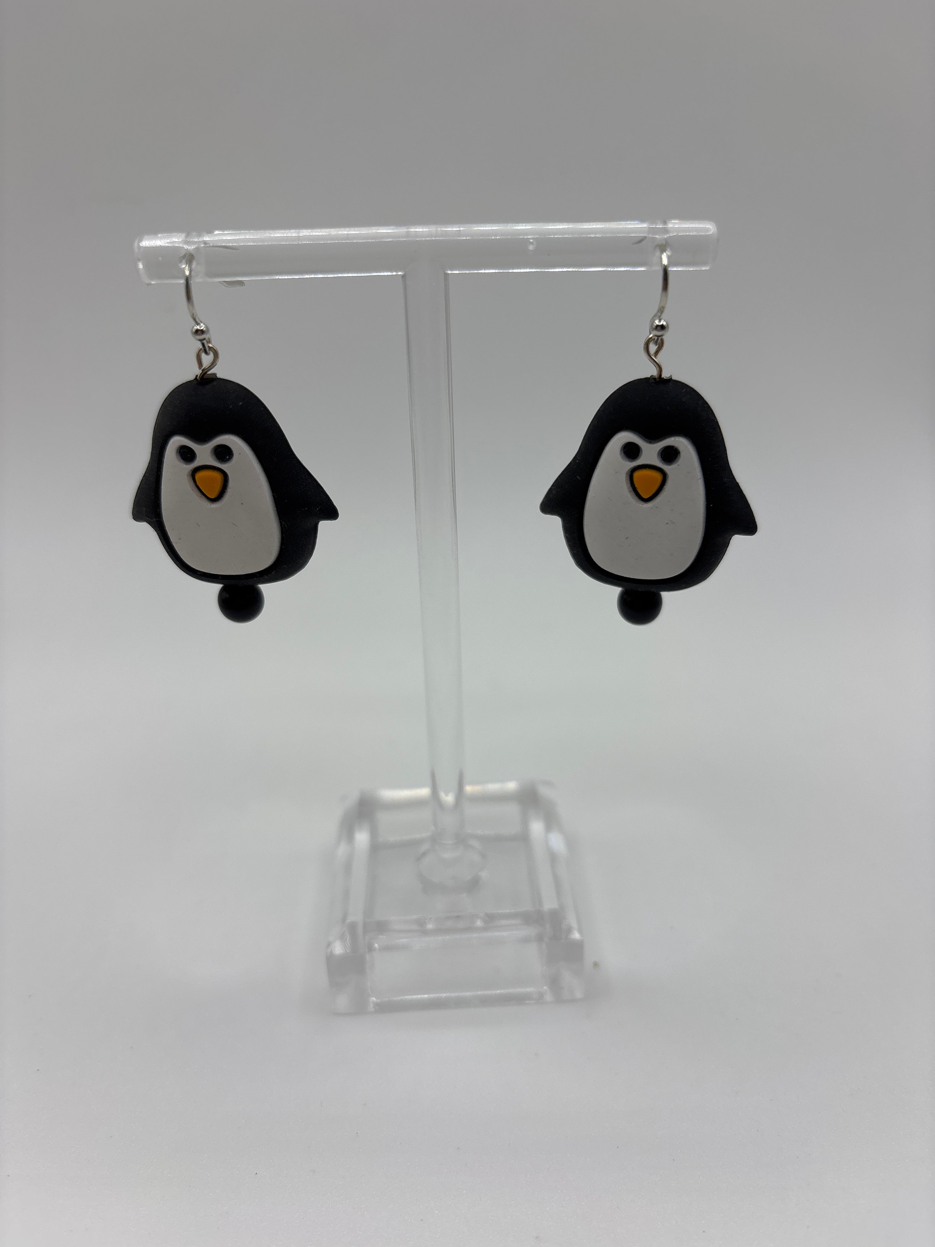 Dancing Puffy penguin, black bead